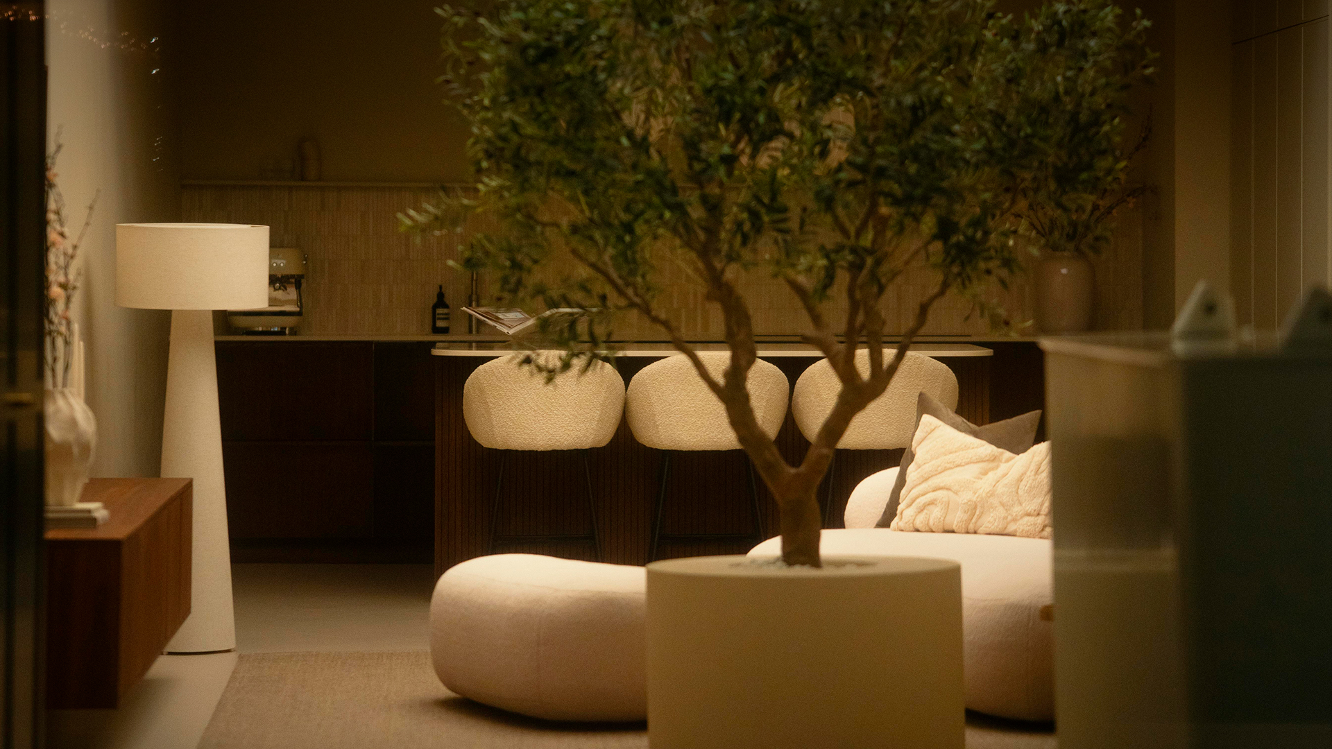 Concevoir un intérieur de maison écologique : matériaux, mobilier et conseils durables